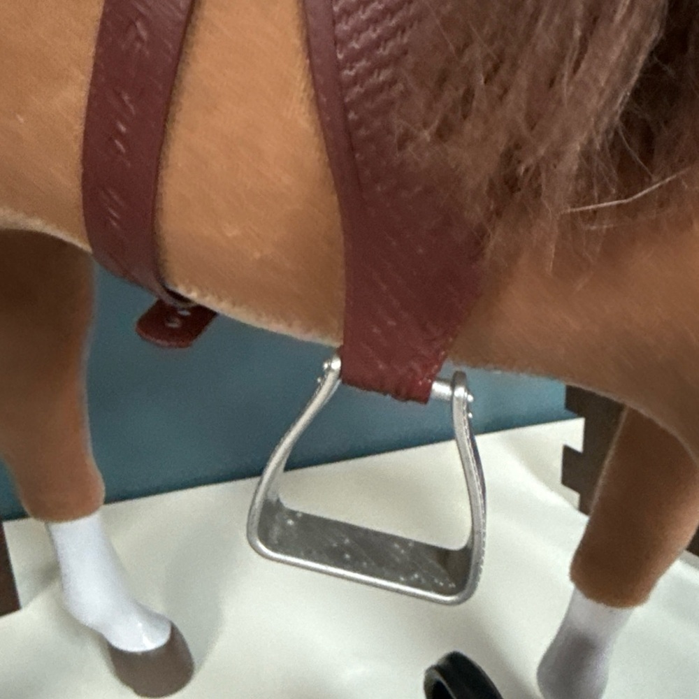 American Girl 18” chestnut Horse retired 2018 Saddle(x2) bridle and fence panels - Picture 12 of 16